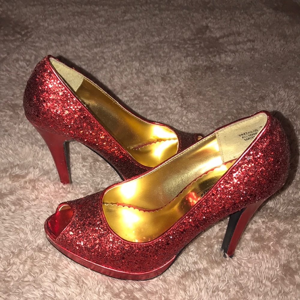 Red heels - Picture 3 of 4